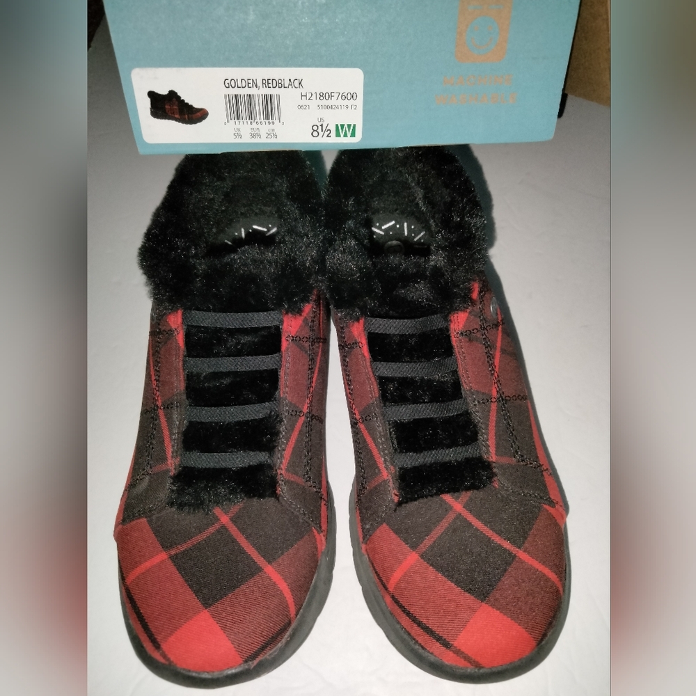 Bzees (Size 8.5W) Black/Red Plaid Pattern Faux Fur Lined Slip-on Golden Sneakers - Picture 9 of 13